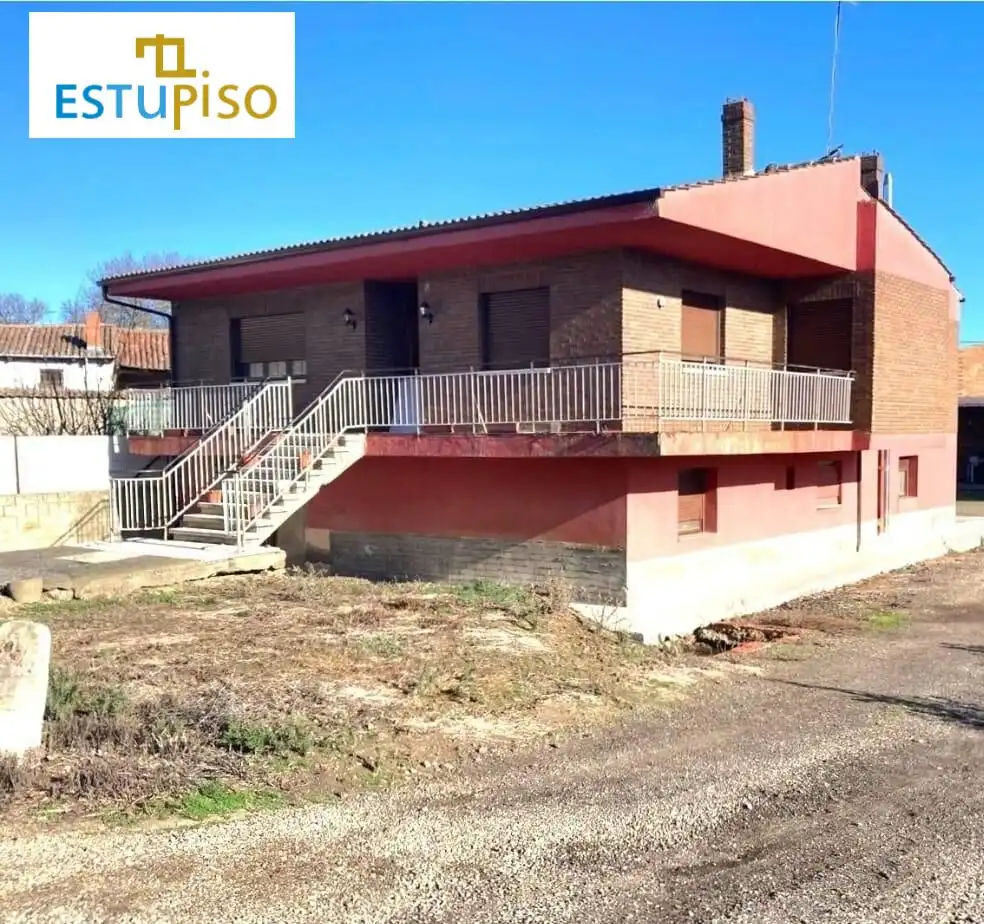 Vista exterior de Residencial en venta en Mansilla Mayor