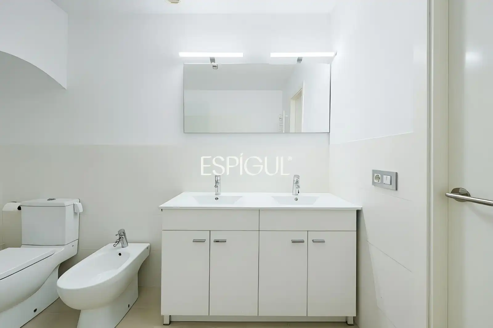 Baño de Casa adosada en venta en Torroella de Montgrí con Aire acondicionado, Calefacción y Terraza