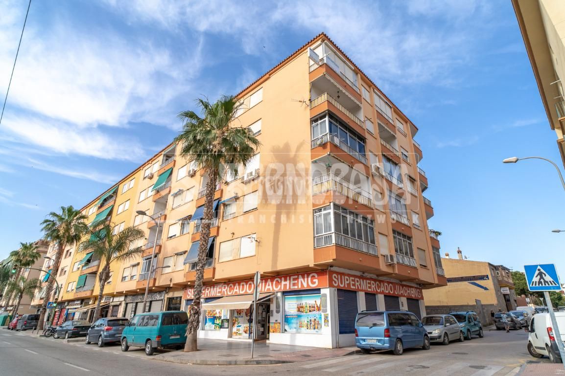Vista exterior de Piso en venta en Vélez-Málaga con Terraza