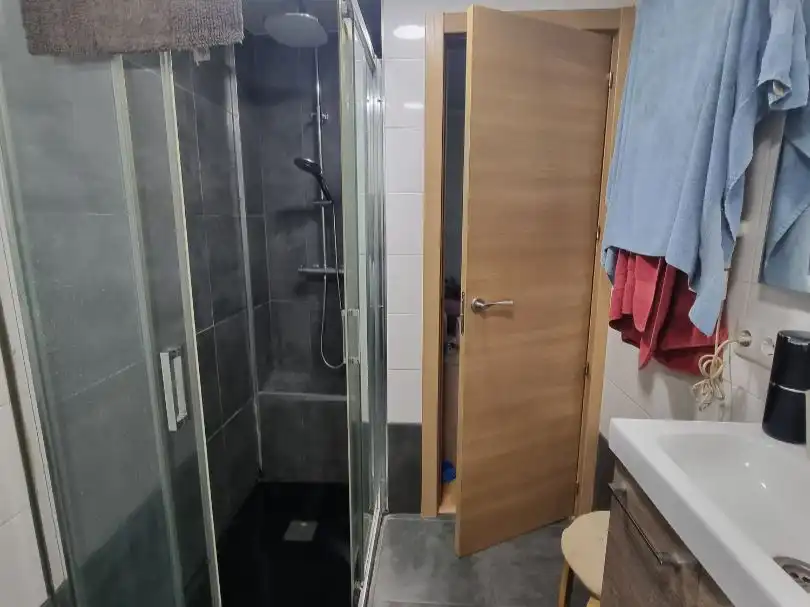 Bathroom of Flat for sale in San Juan de Aznalfarache  with Air Conditioner, Terrace and Balcony