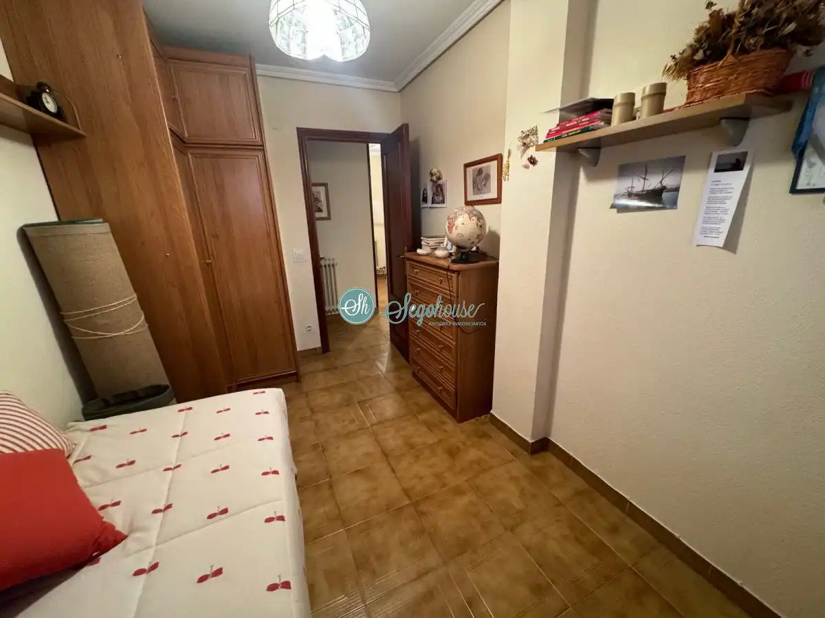 Habitación de Piso en venta en Segovia con Calefacción, Terraza y Trastero