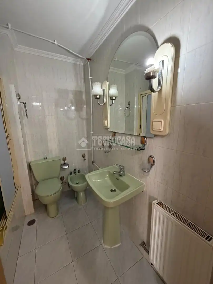 Badezimmer von Wohnung zum Verkauf in Fuenlabrada mit Heizung