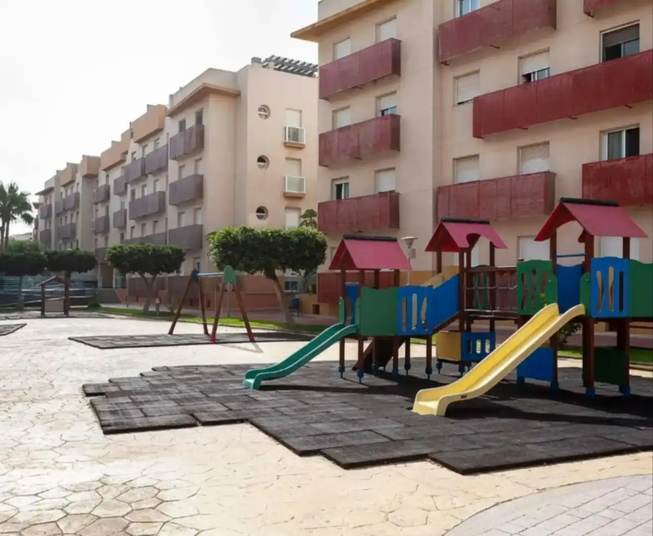 Vista exterior de Pis en venda en El Ejido amb Aire condicionat i Terrassa