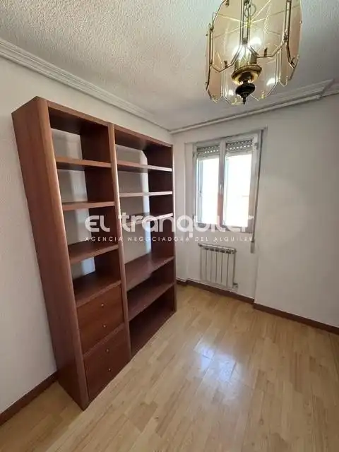 Flat for rent in Madrid  with Air Conditioner, Furnished and Washing machine