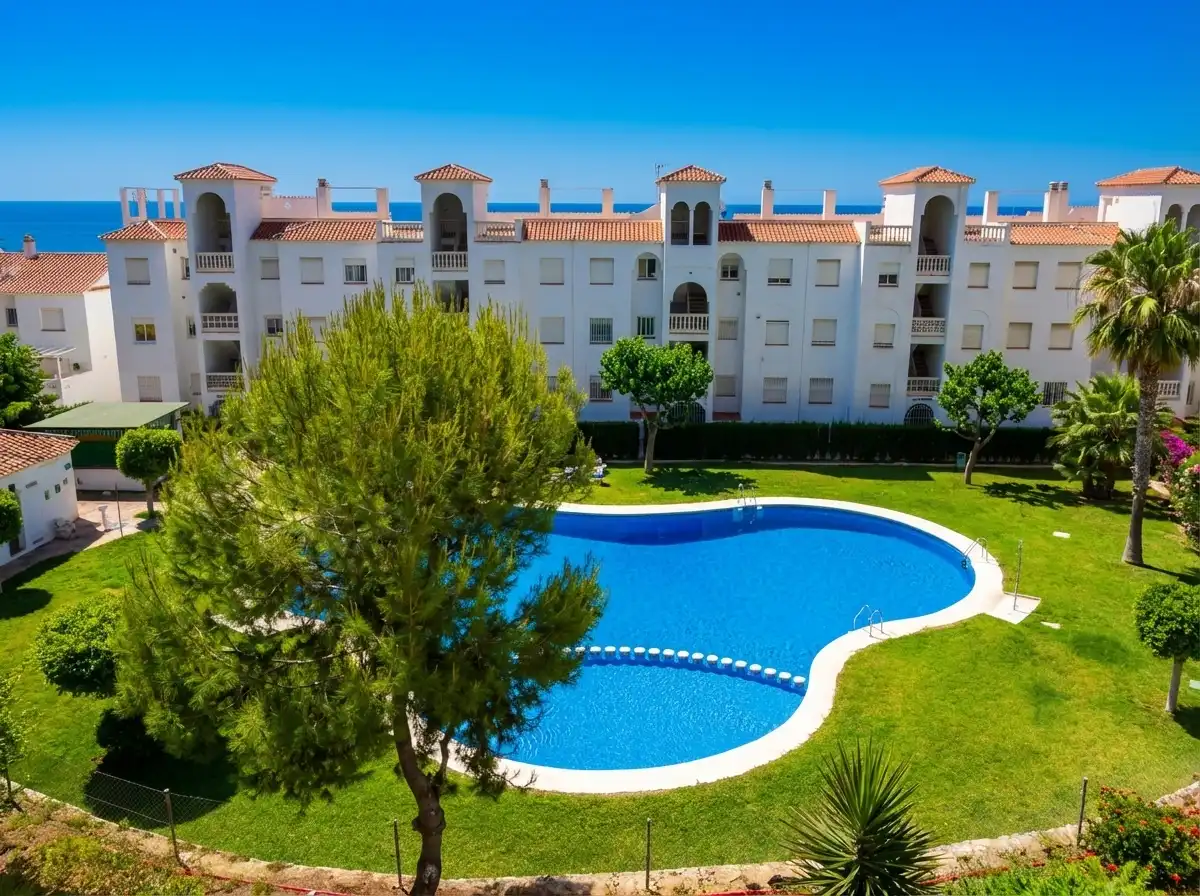 Schwimmbecken von Wohnung zum Verkauf in Rincón de la Victoria mit Terrasse, Abstellraum und Gemeinschaftspool