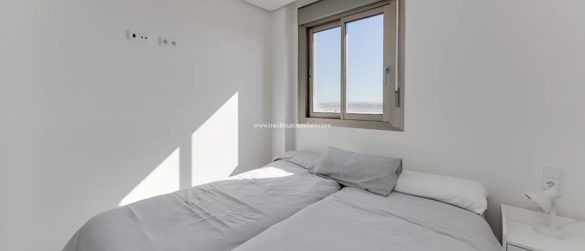 Dormitori de Apartament en venda en Santa Pola amb Aire condicionat, Calefacció i Terrassa