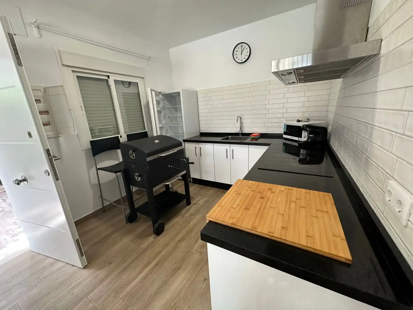 Kitchen of Flat for sale in Lora del Río  with Air Conditioner, Heating and Swimming Pool