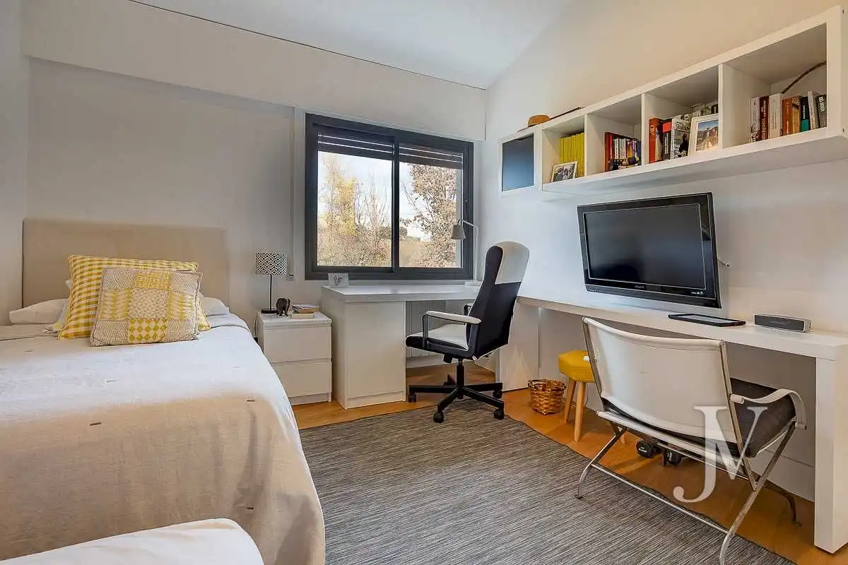 Habitación de Casa o chalet en venta en Ciudalcampo con Aire acondicionado, Calefacción y Jardín privado
