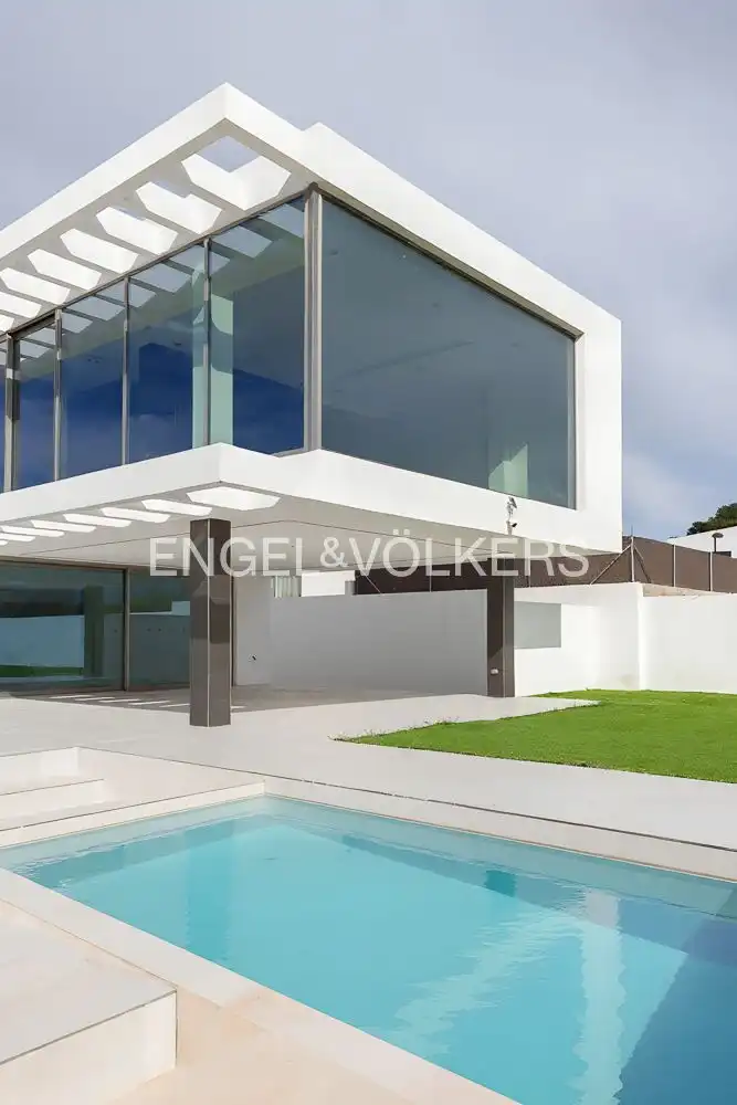 Vista exterior de Casa o xalet en venda en Torrent amb Aire condicionat, Calefacció i Jardí privat