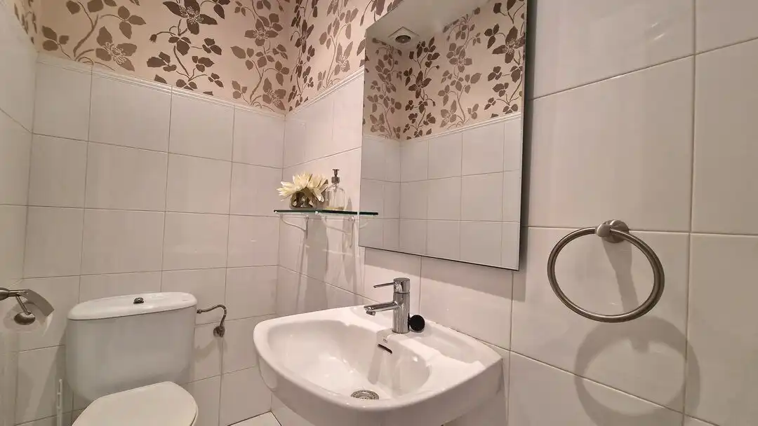 Badezimmer von Wohnung zum Verkauf in Donostia - San Sebastián  mit Heizung, Abstellraum und Balkon