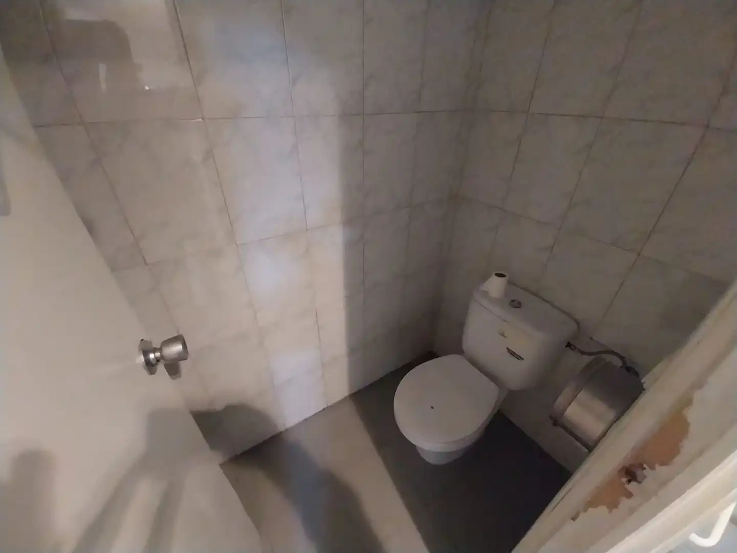 Baño de Local de alquiler en Madrid con Aire acondicionado y Calefacción
