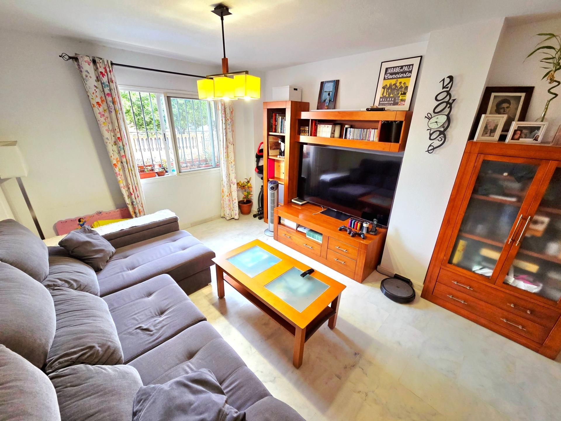 Living room of Flat for sale in Alhaurín de la Torre  with Private garden, Storage room and Balcony