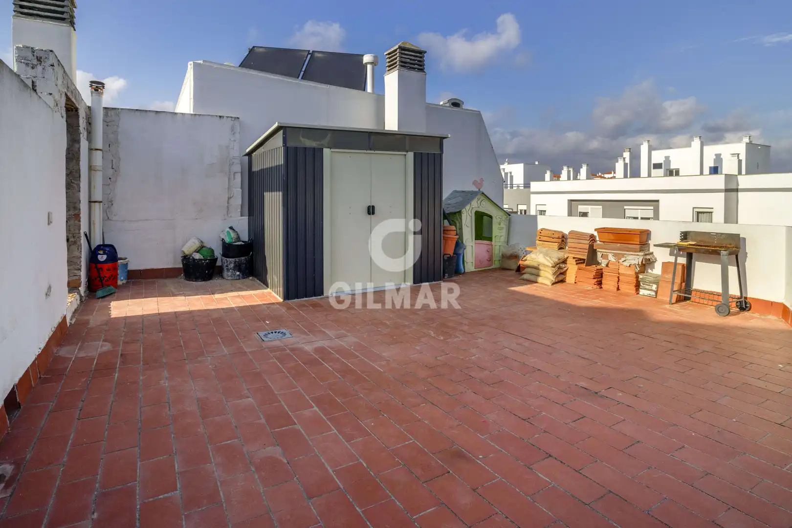 Vista exterior de Àtic en venda en Estepona amb Calefacció, Piscina i Balcó