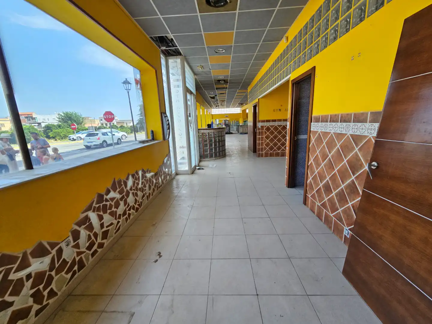 Local de alquiler en Calle Andrés Molina Moles, 26, La Algaba