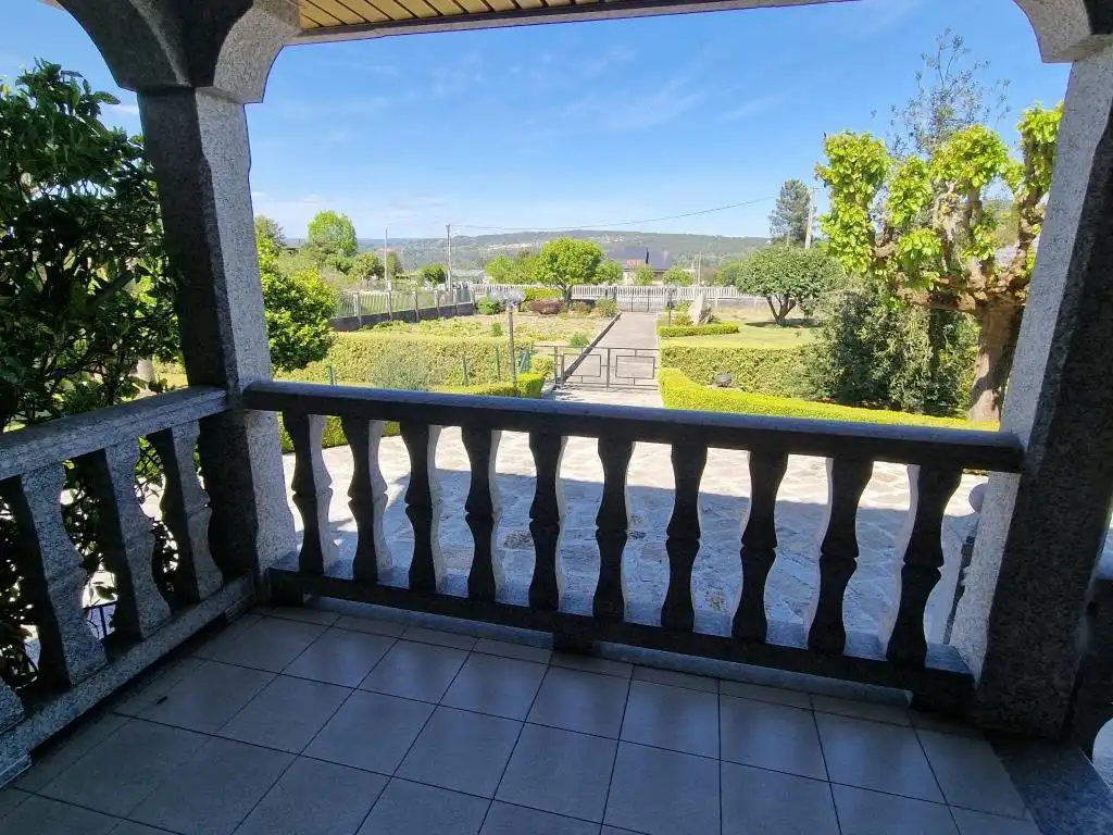 Jardín de Casa o chalet en venta en Ourense Capital  con Calefacción, Jardín privado y Parquet