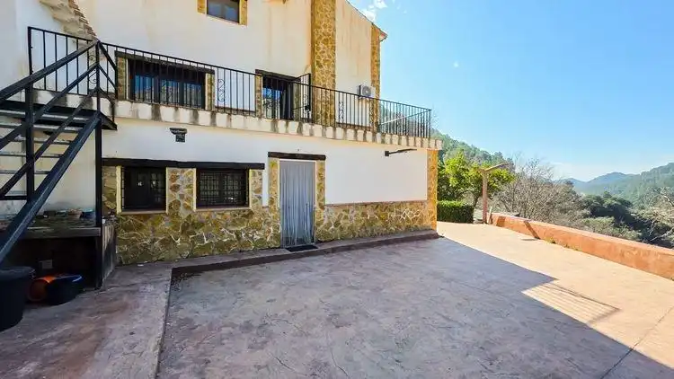 Vista exterior de Casa o chalet en venta en Castril con Calefacción, Jardín privado y Parquet