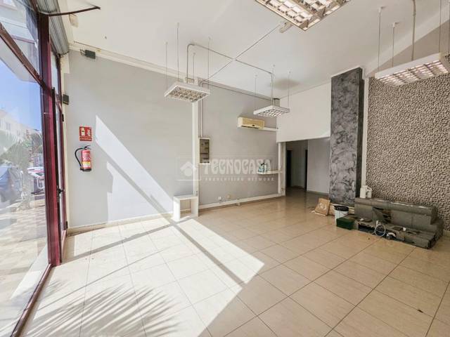 Local comercial en Venta en Acorán