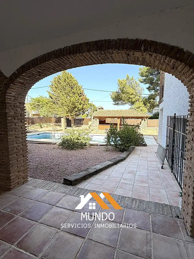 Piscina de Casa o xalet de lloguer en Paterna amb Aire condicionat, Calefacció i Terrassa