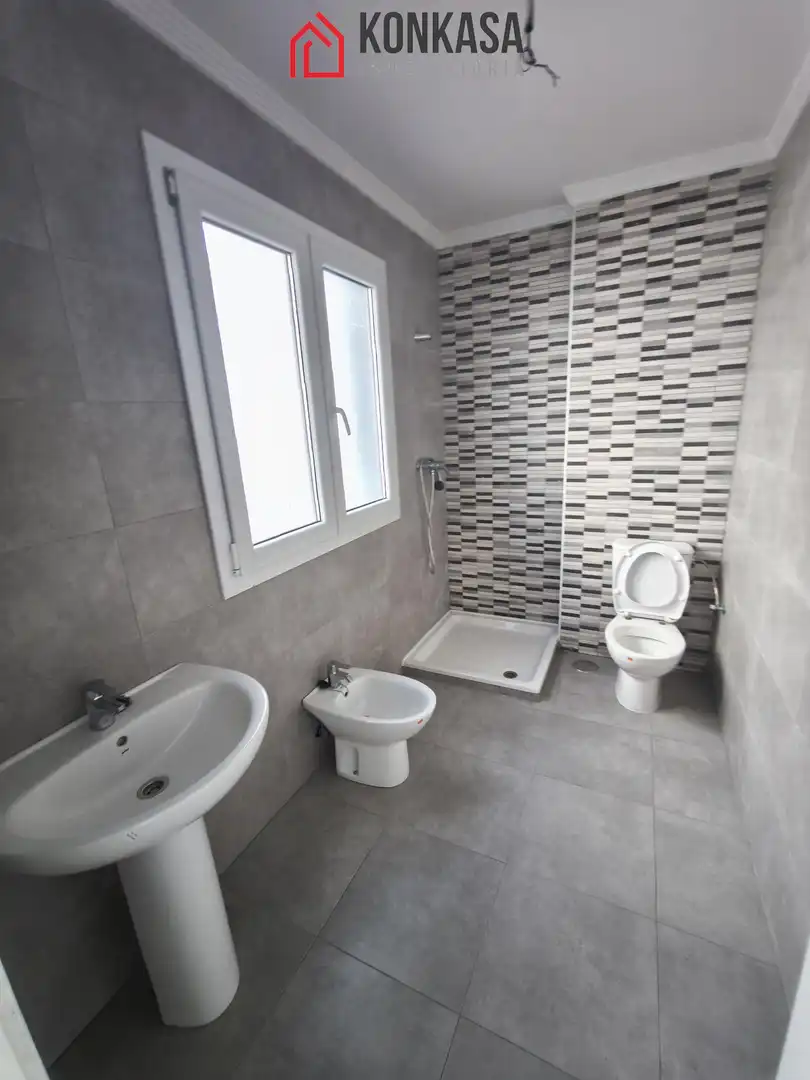 Bathroom of Duplexes for sale in Espera  with Terrace