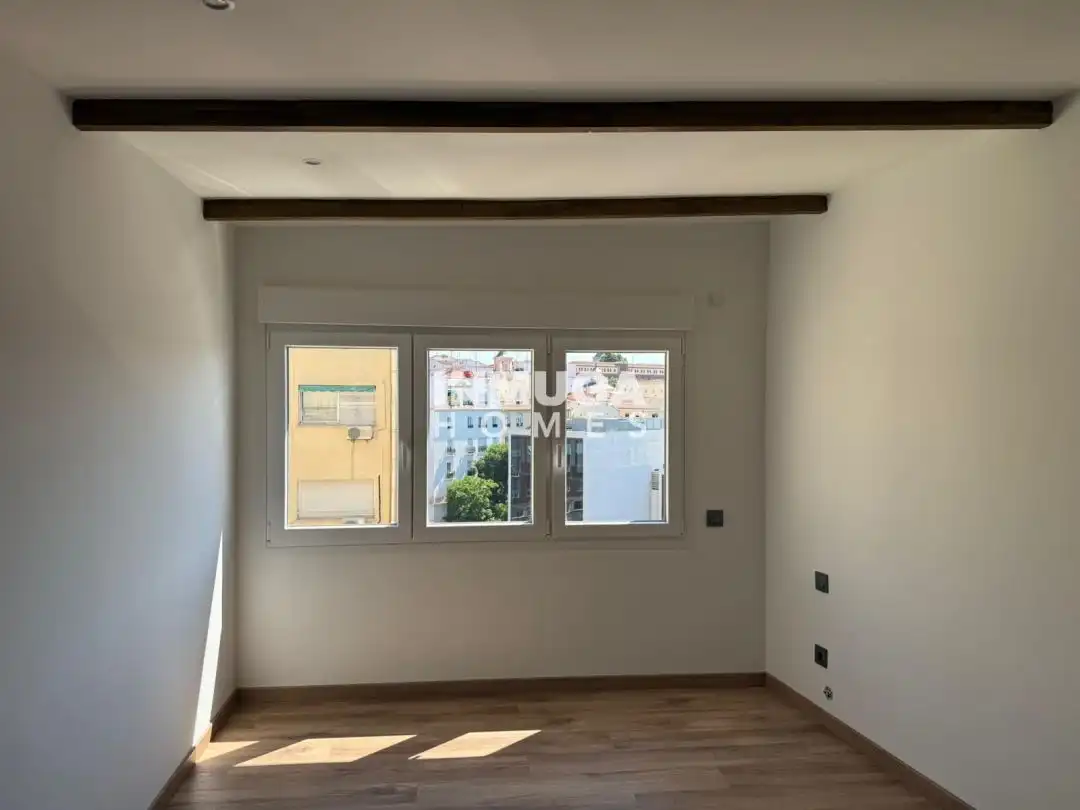 Bedroom of Flat for sale in Madrid  with Air Conditioner, Heating and Terrace