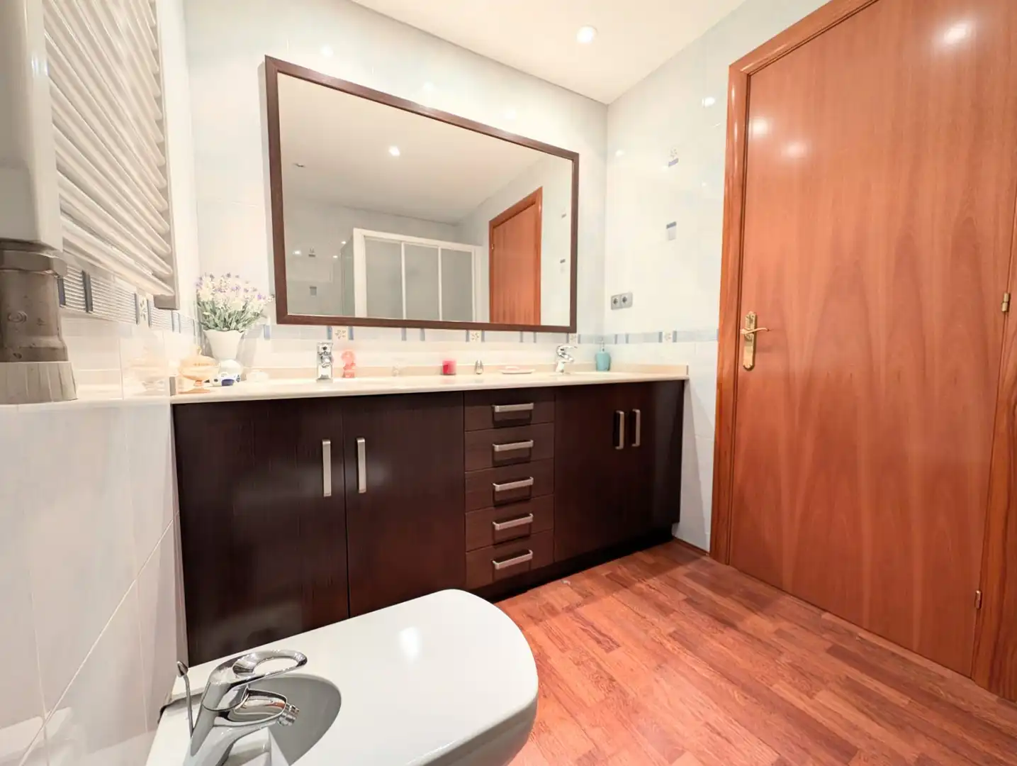 Baño de Casa o chalet en venta en Santa Coloma de Gramenet con Aire acondicionado, Calefacción y Parquet