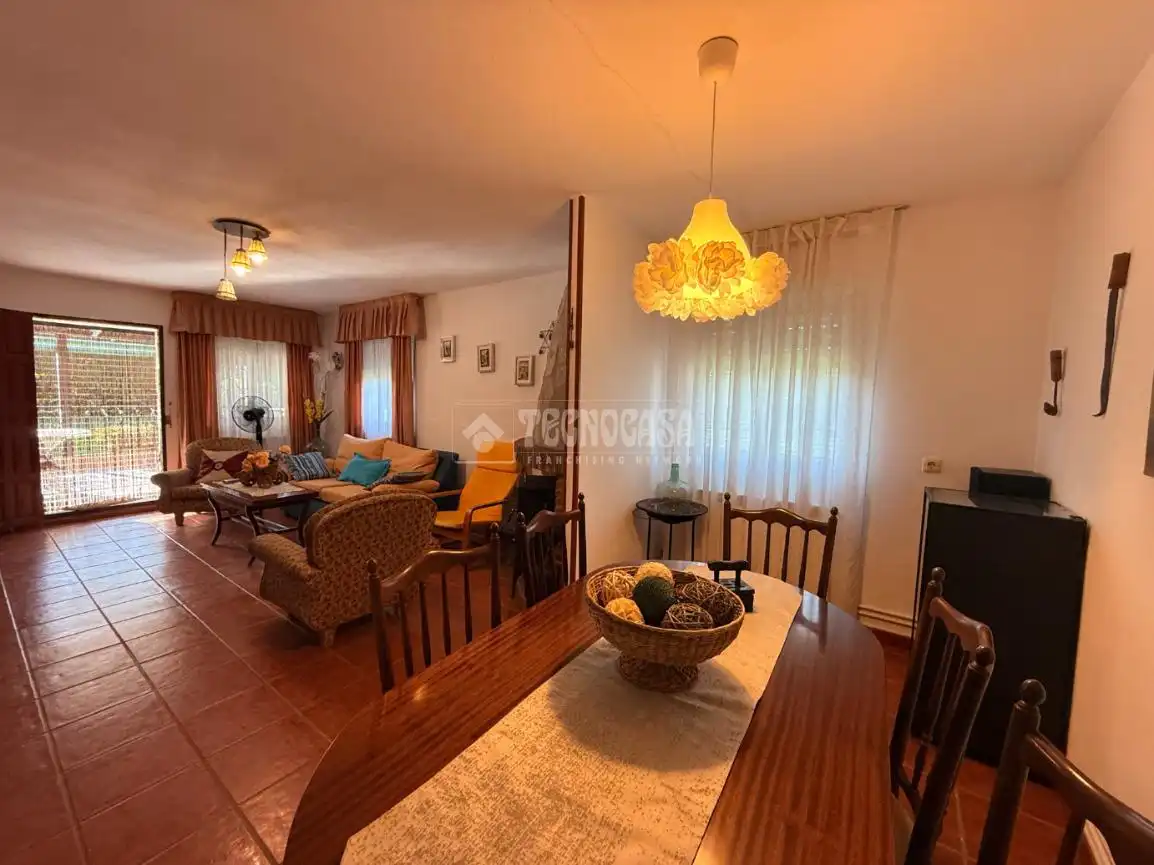 Sala de estar de Casa o chalet en venta en Serracines con Calefacción, Jardín privado y Terraza