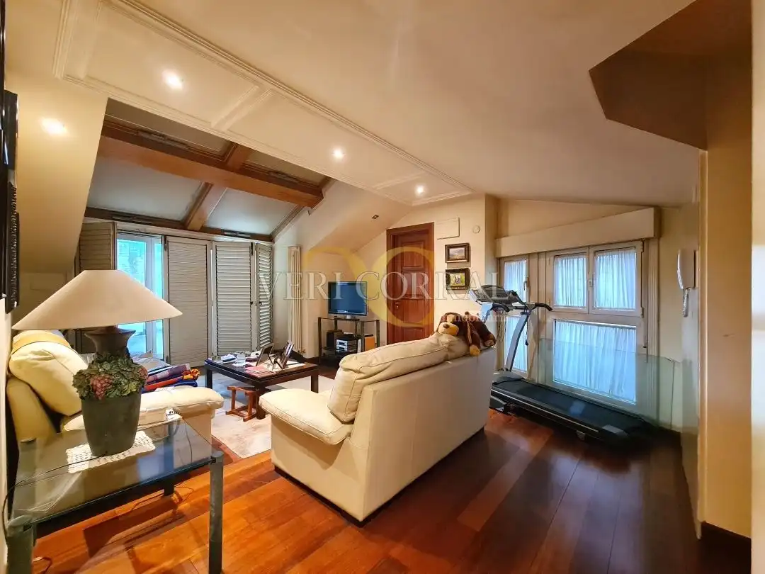 Living room of Flat for sale in Oviedo   with Heating, Terrace and Storage room