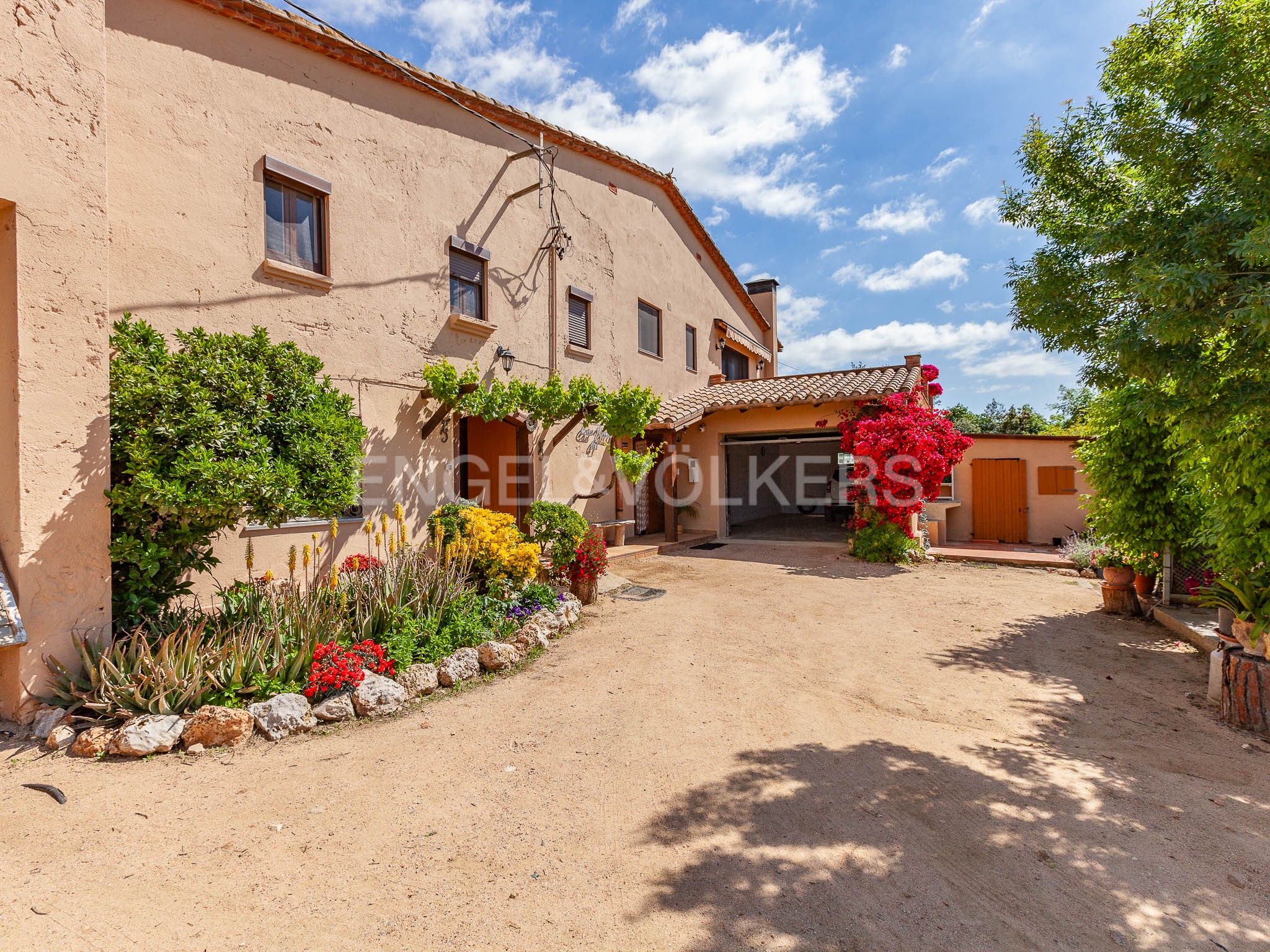 Vista exterior de Finca rústica en venta en Tordera con Calefacción, Jardín privado y Terraza