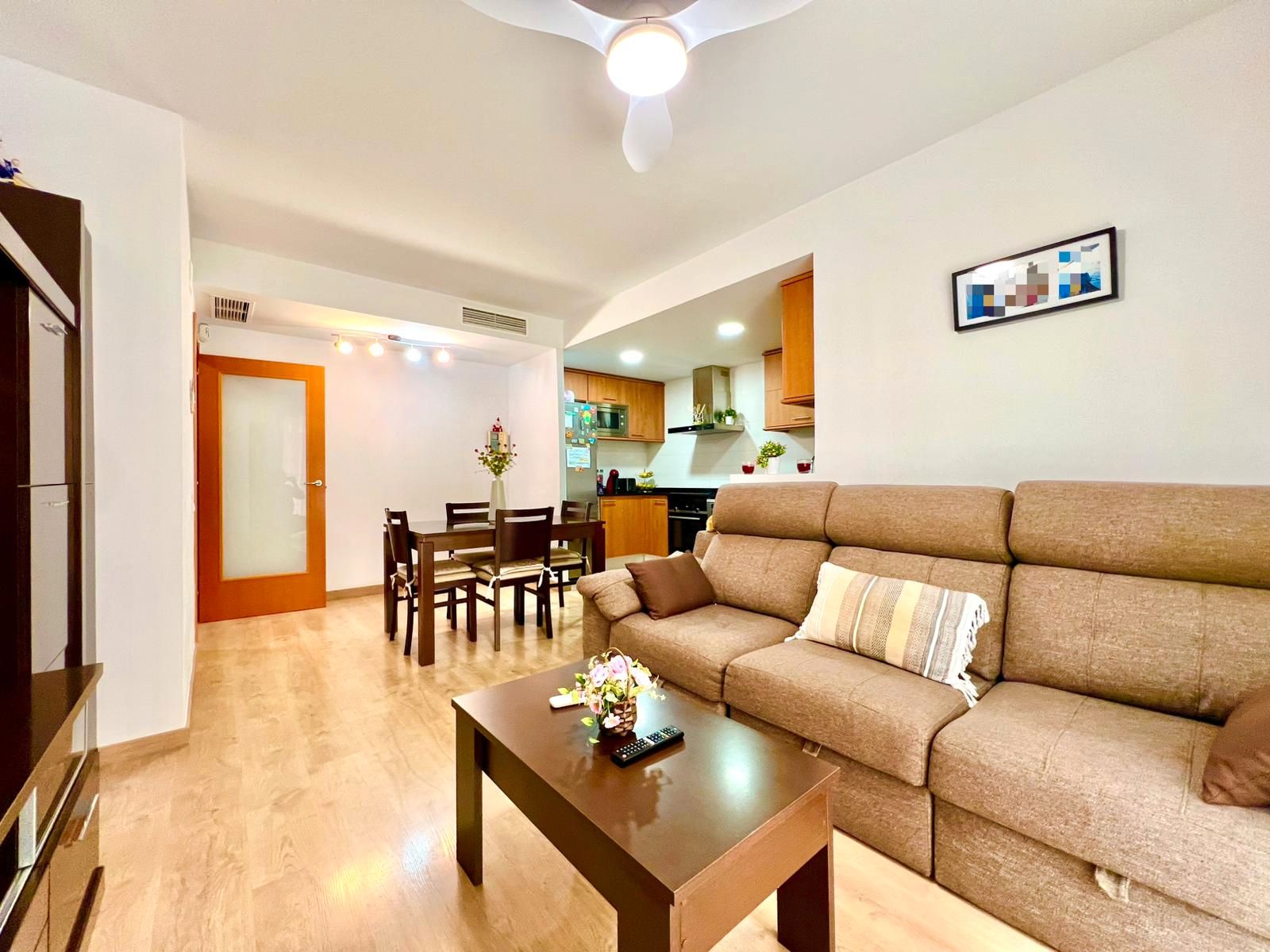 Living room of Flat for sale in Montcada i Reixac  with Air Conditioner, Heating and Parquet flooring