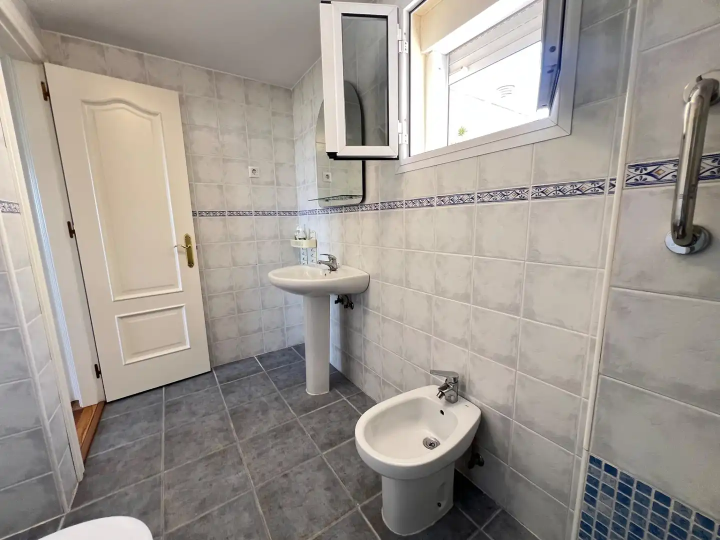 Badezimmer von Dachboden zum Verkauf in Torremolinos mit Klimaanlage, Heizung und Terrasse