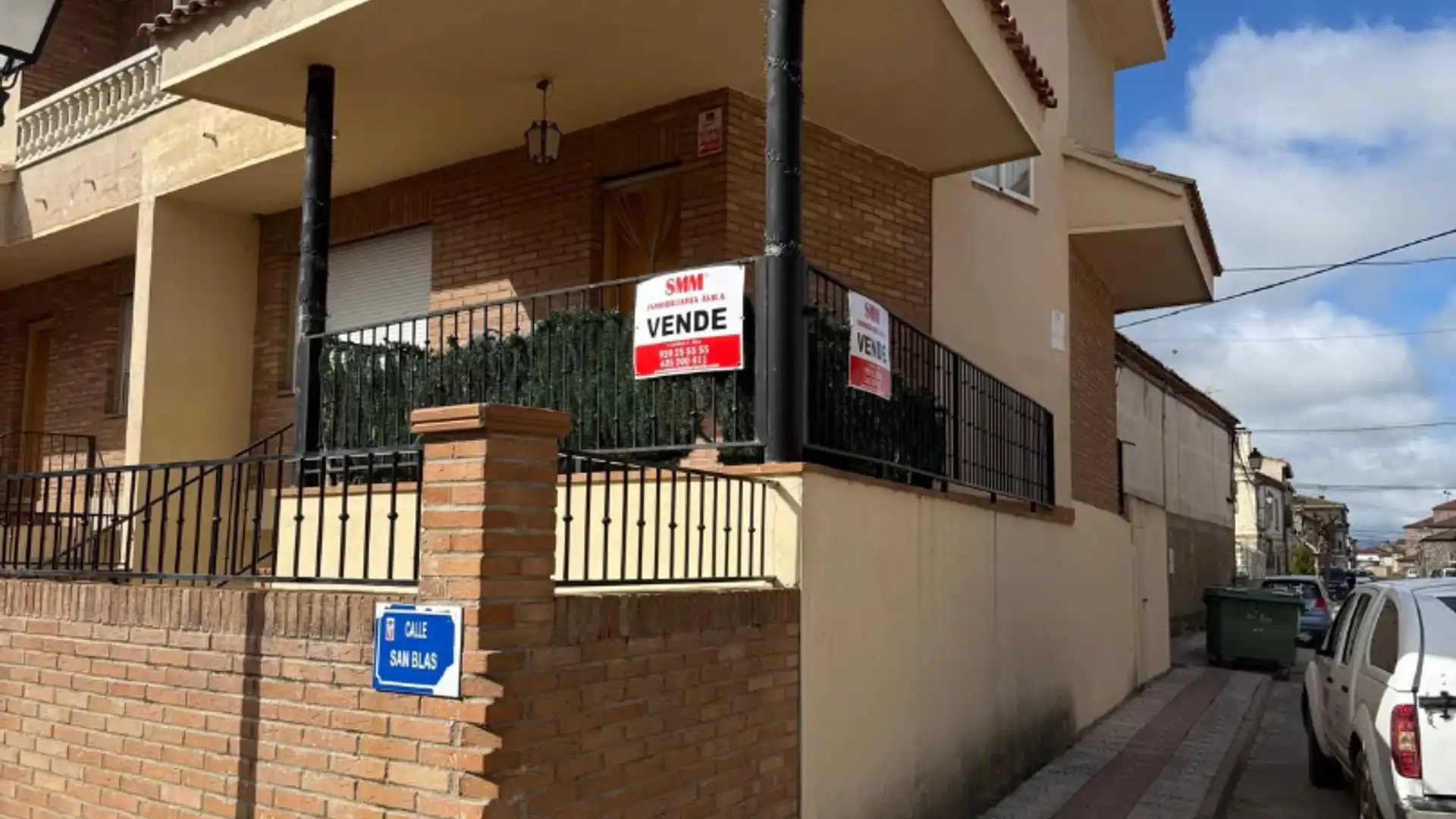 Exterior view of Houses for sale in El Fresno  with Heating, Private garden and Terrace