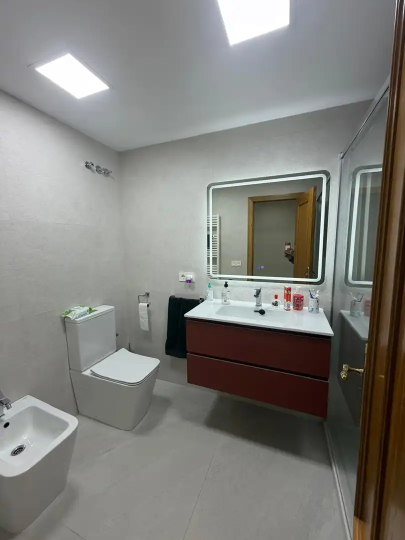 Baño de Piso en venta en Torrent con Aire acondicionado, Calefacción y Terraza