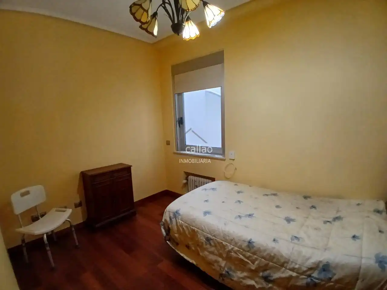 Habitación de Piso de alquiler en Ferrol con Calefacción, Parquet y Trastero