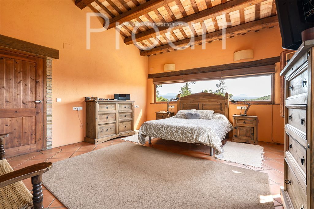 Dormitori de Casa o xalet en venda en Sant Celoni amb Calefacció i Jardí privat
