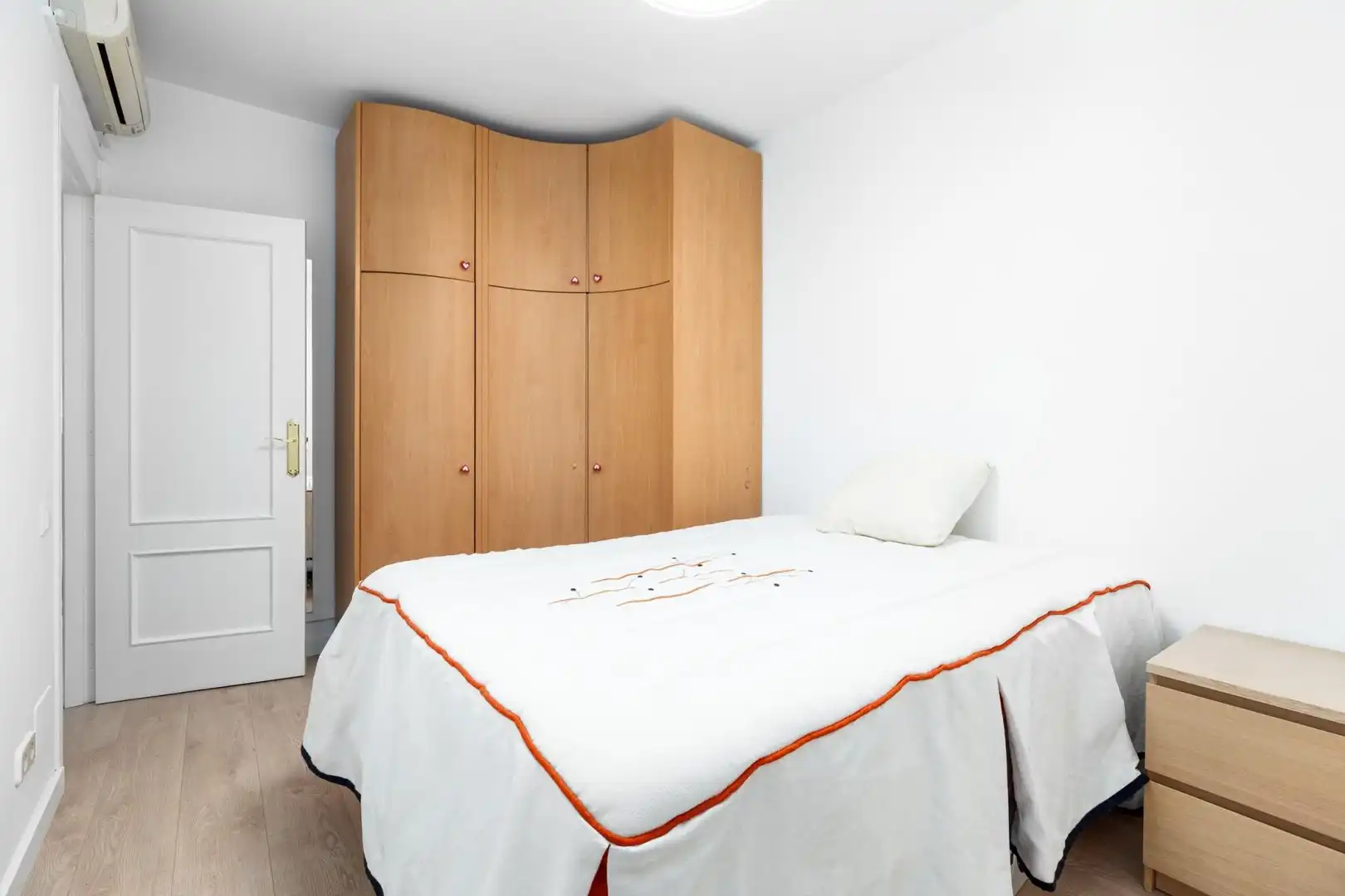 Schlafzimmer von Maisonette zum Verkauf in Mataró mit Klimaanlage, Möbliert und Balkon