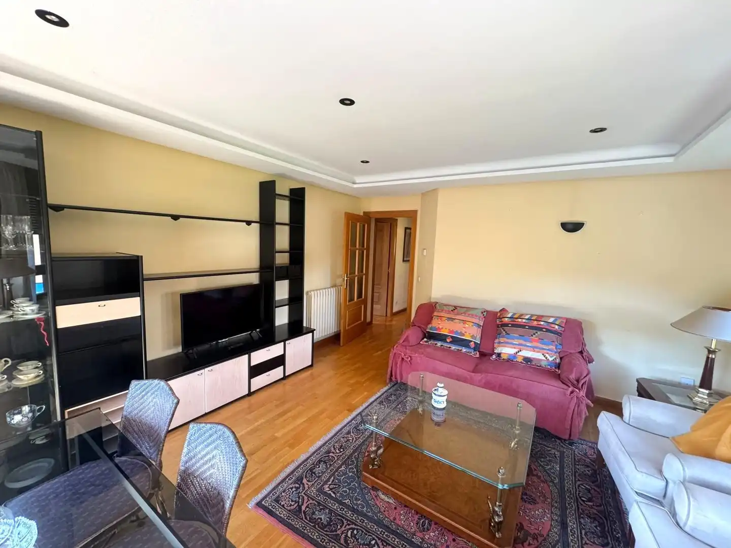 Sala d'estar de Pis de lloguer en León Capital  amb Calefacció, Parquet i Terrassa