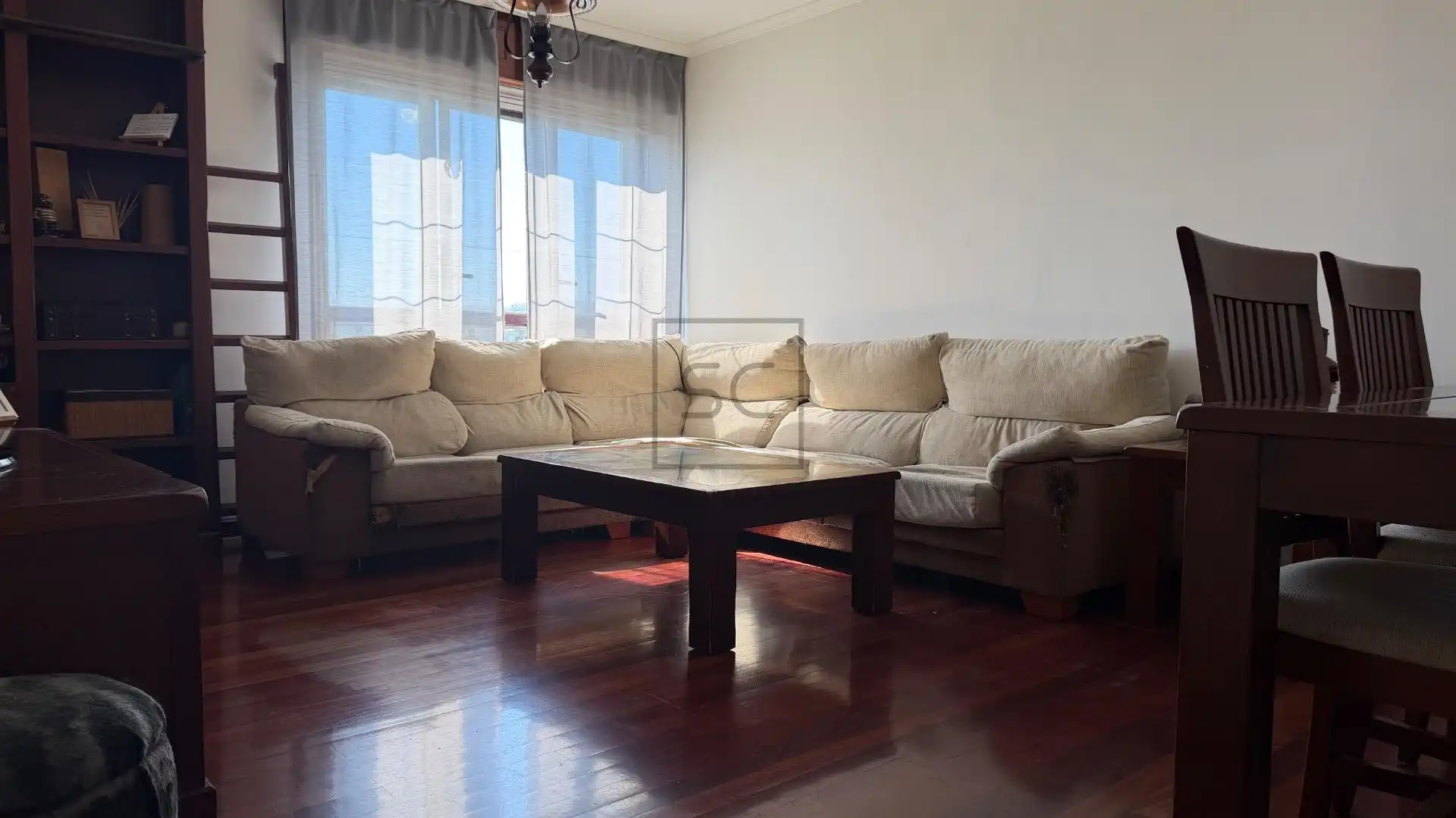 Wohnzimmer von Dachboden zum Verkauf in Narón mit Heizung, Parkett und Abstellraum