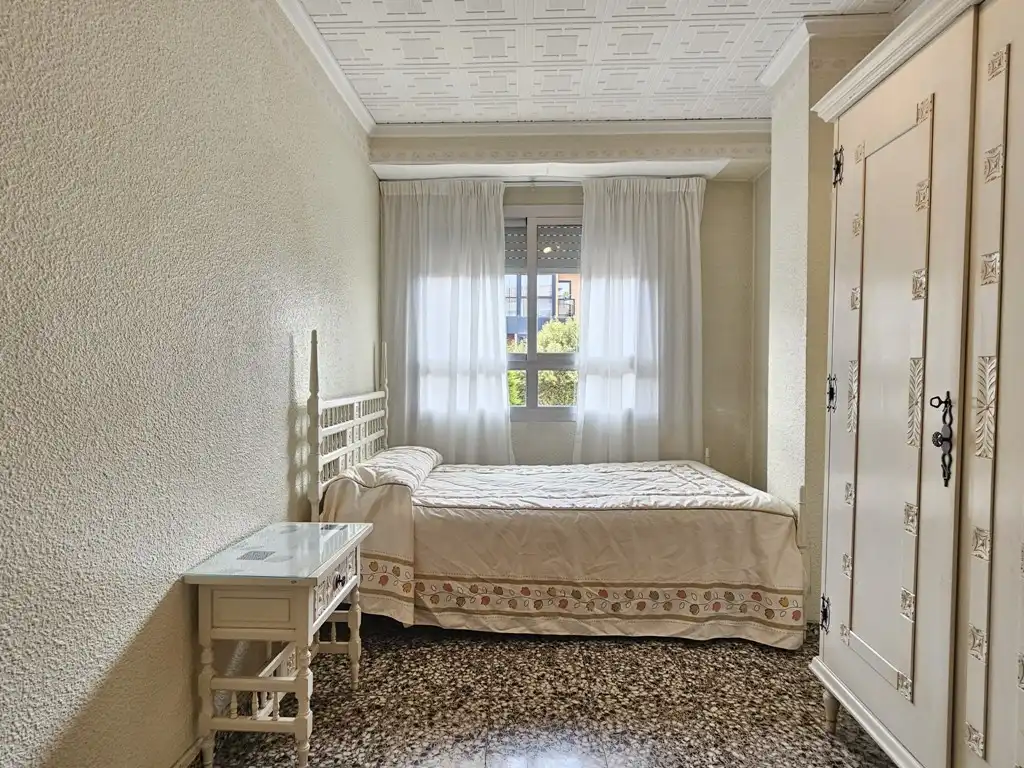 Habitación de Piso en venta en L'Eliana con Balcón y Internet