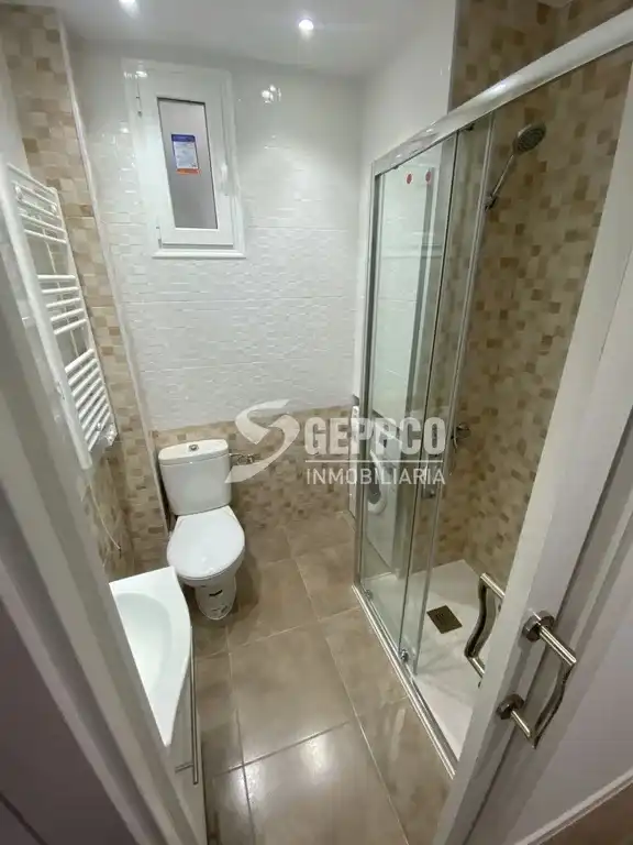 Bathroom of Flat for rent in Madrid  with Furnished
