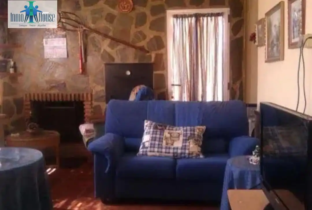 Sala d'estar de Casa o xalet en venda en Albacete amb Jardí privat, Piscina i Piscina comunitària