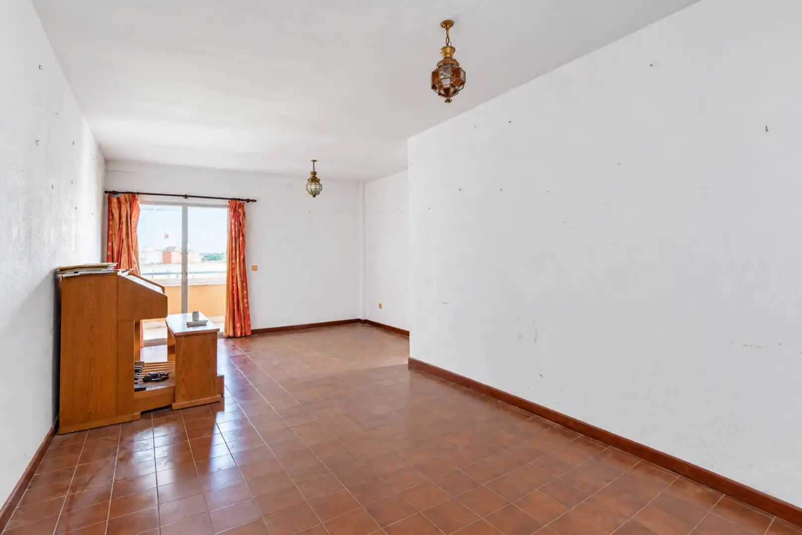 Sala de estar de Apartamento en venta en Calahonda 