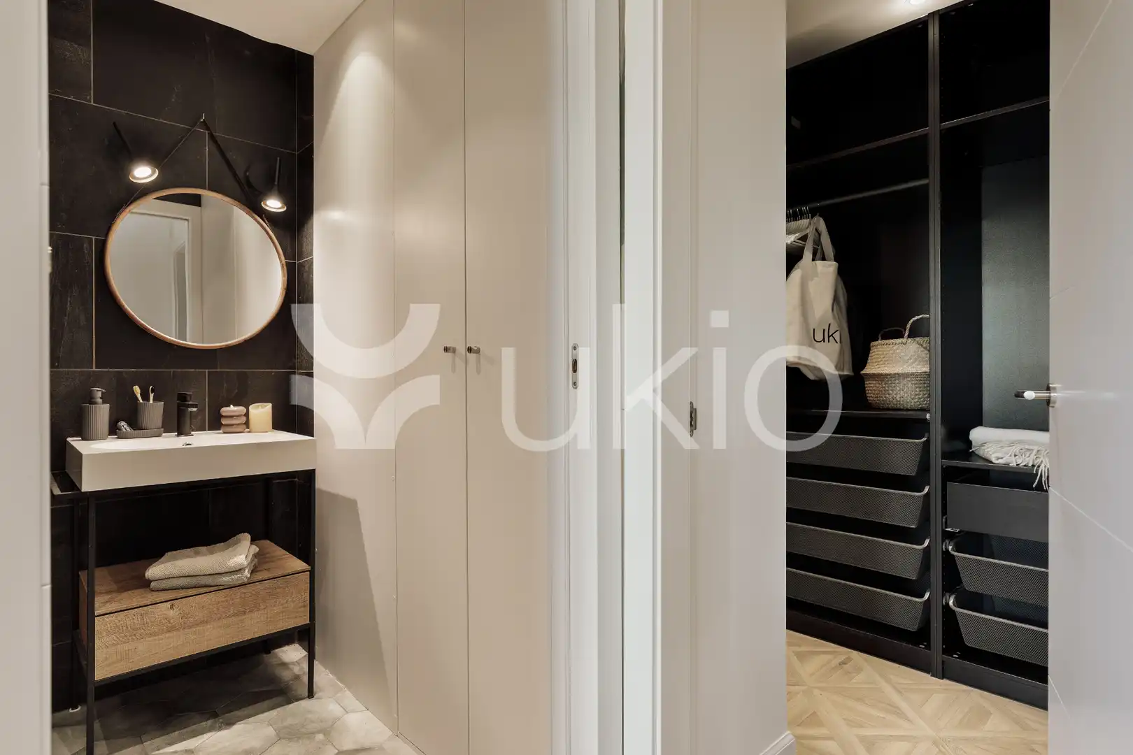 Dormitori de Apartament de lloguer en Barcelona amb Aire condicionat, Calefacció i Moblat