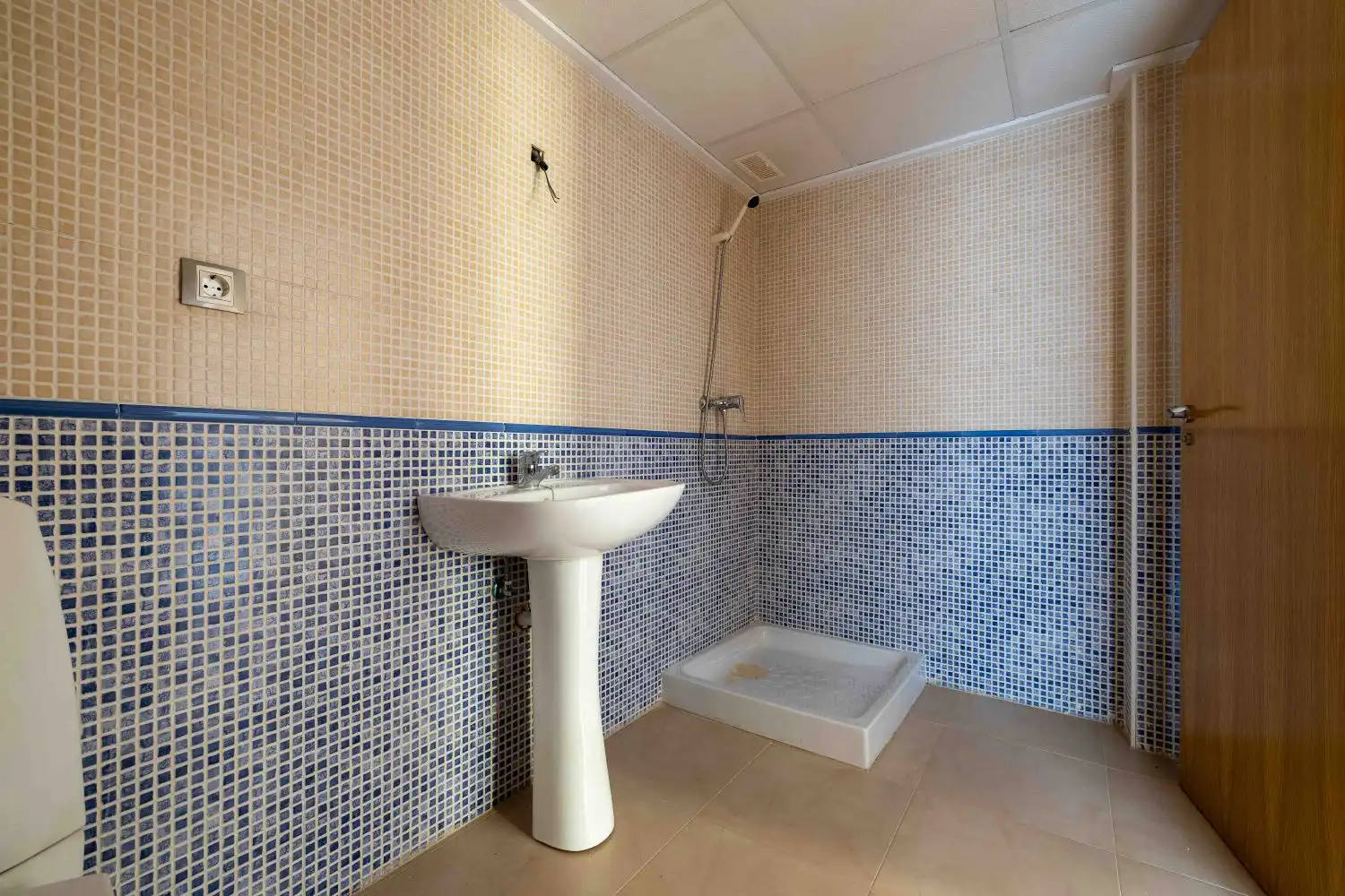 Badezimmer von Wohnung zum Verkauf in Murcia mit Parkett, Abstellraum und Balkon