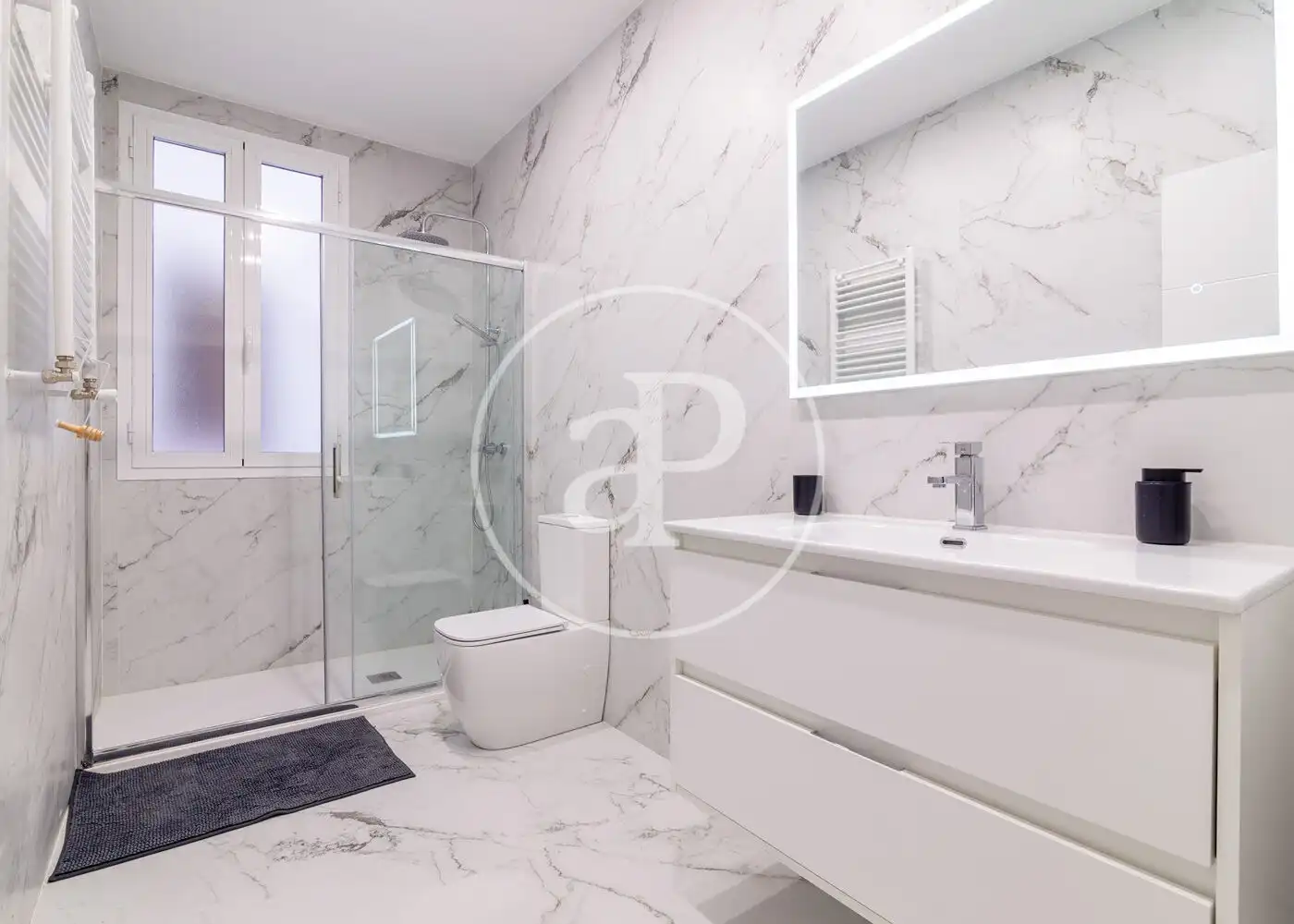Badezimmer von Wohnung zur Miete in Madrid mit Klimaanlage, Heizung und Möbliert