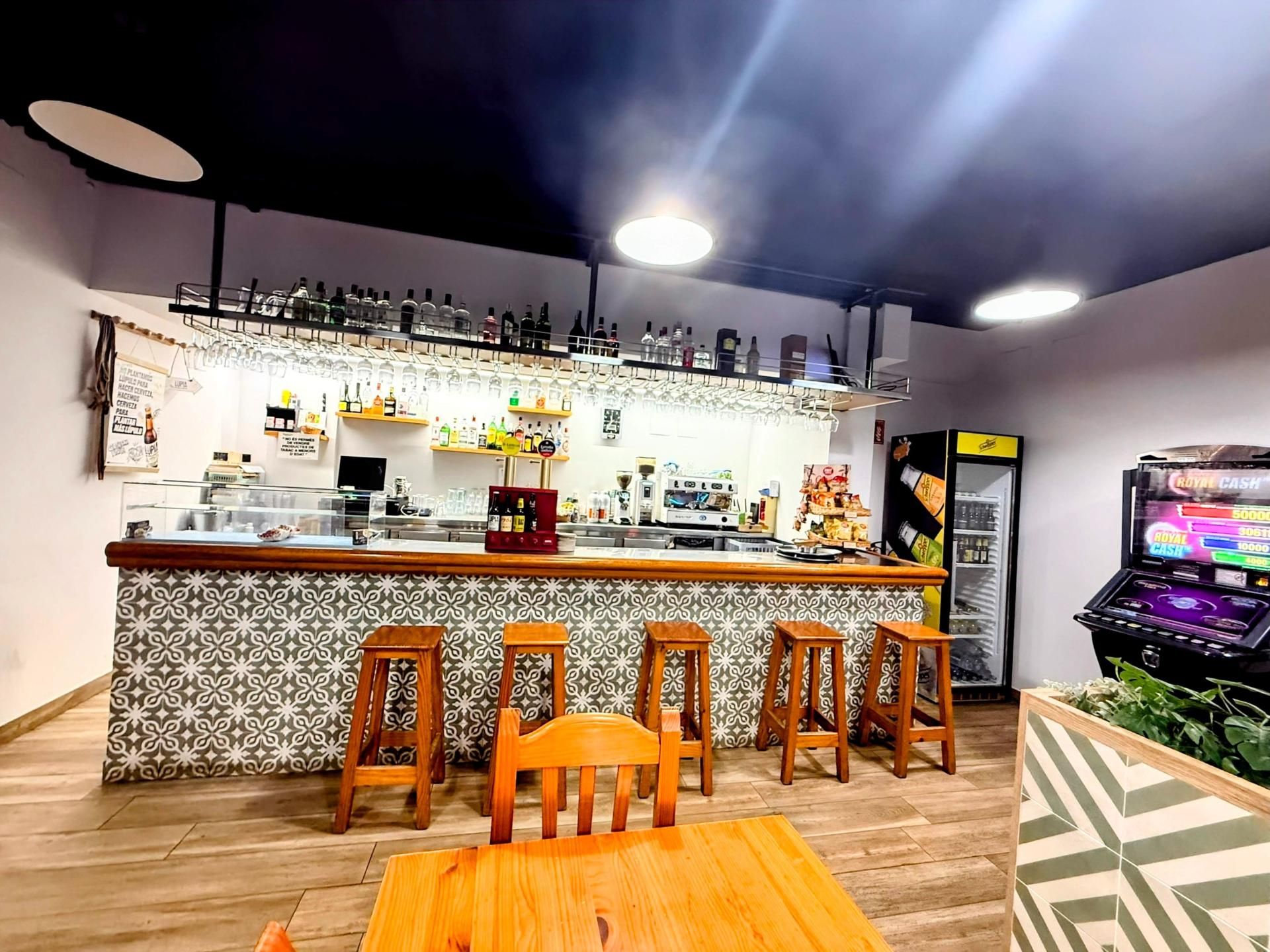 Local en traspaso en Pineda de Mar con Aire acondicionado