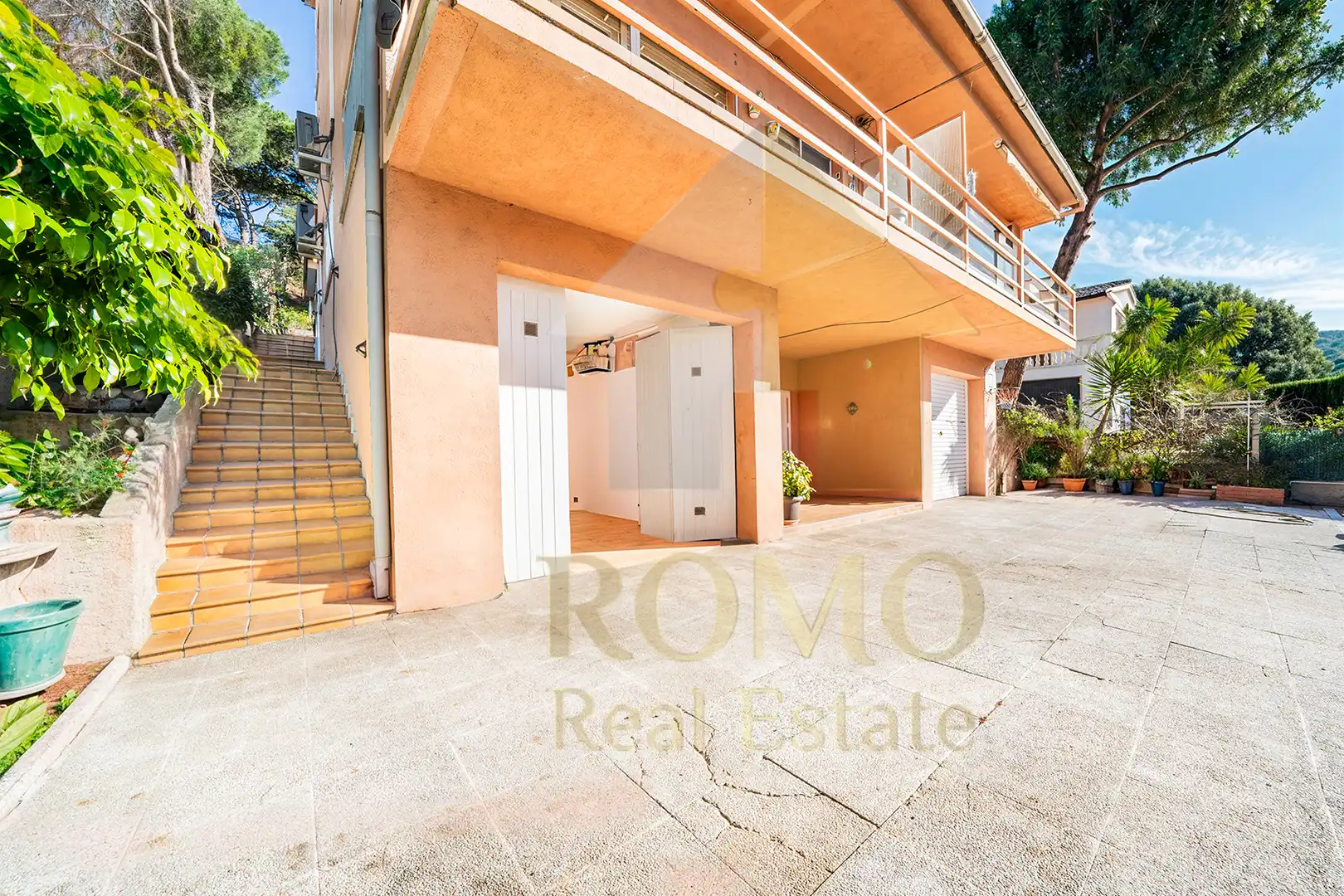 Vista exterior de Casa adosada en venta en Sant Fost de Campsentelles con Calefacción, Jardín privado y Terraza