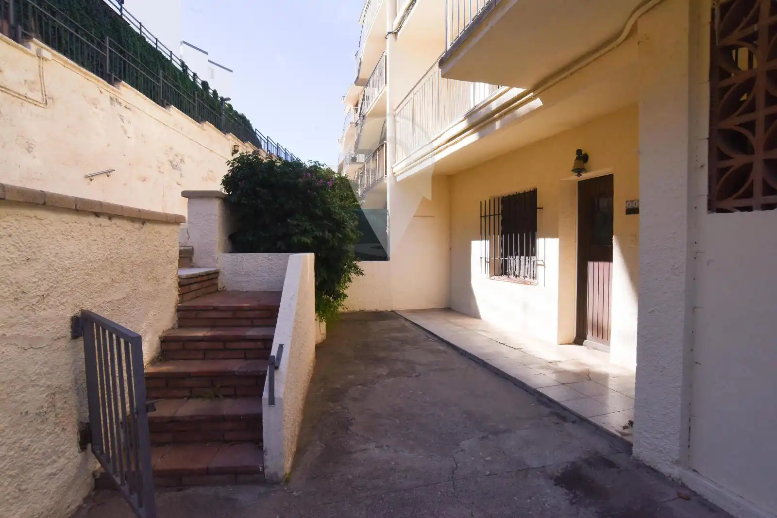 Vista exterior de Pis en venda en Roses amb Terrassa, Traster i Moblat