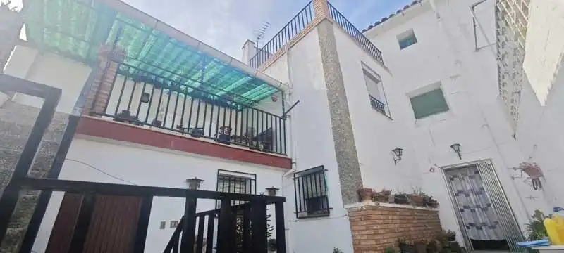 Vista exterior de Casa o xalet en venda en Calatayud amb Calefacció i Terrassa