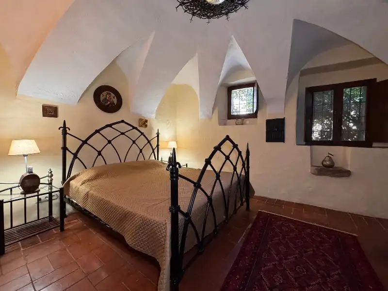 Habitación de Finca rústica en venta en Ullastret con Aire acondicionado, Calefacción y Jardín privado