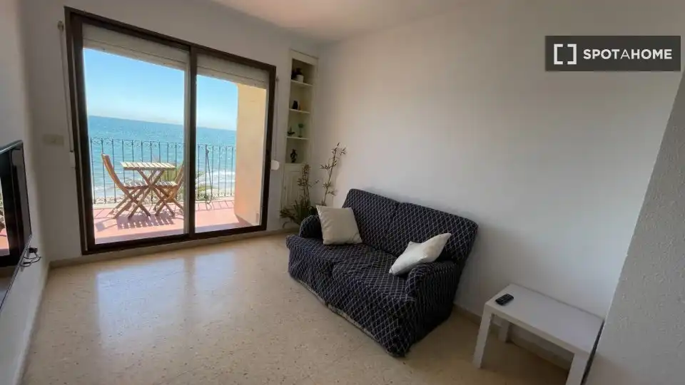 Appartamento con terrazza in affitto a Port Saplaya